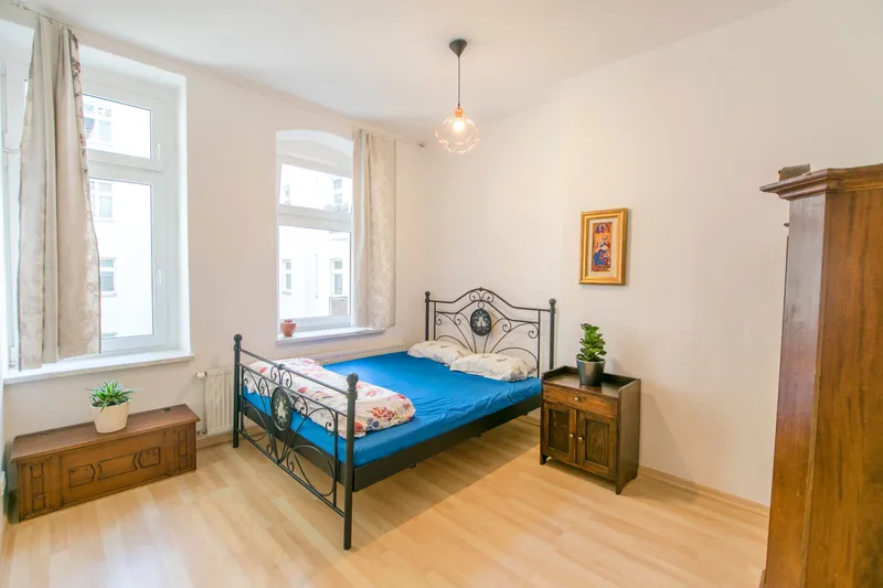 Room for Rent Near Simon-Dach-Straße — photo 1